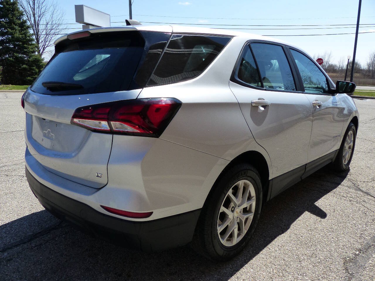 Used 2022 Chevrolet Equinox LS FWD image 10