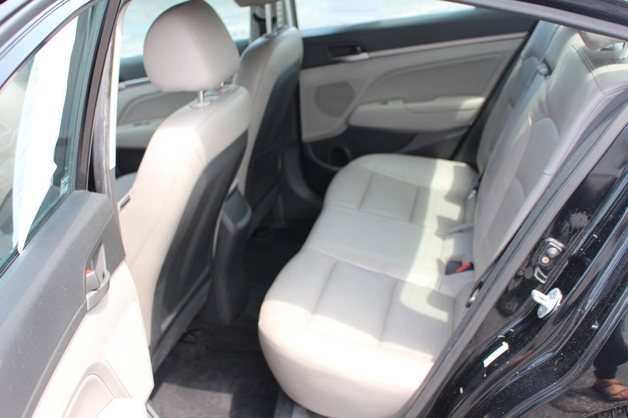 Used 2017 Hyundai Elantra Limited FWD image 8