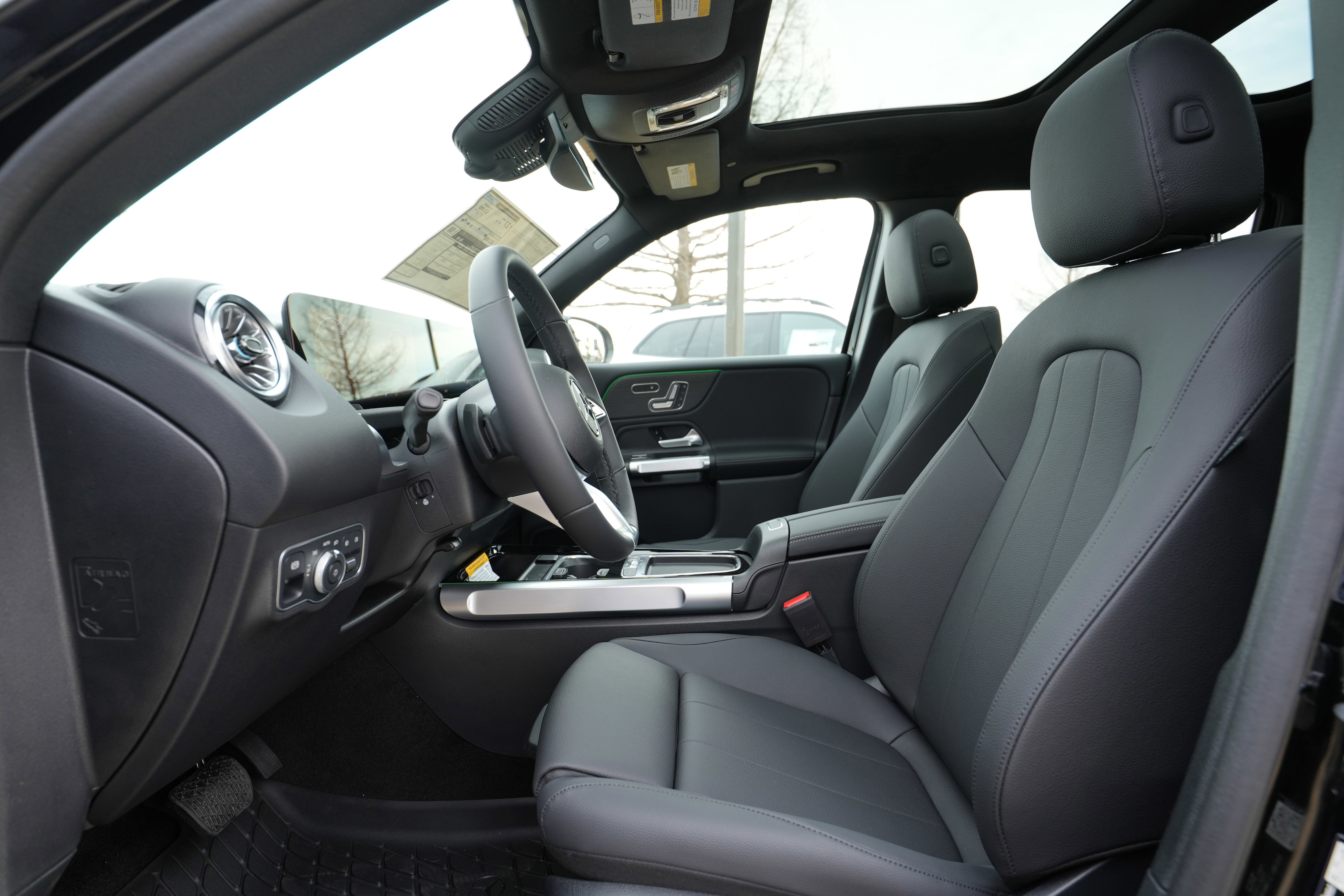 New 2026 Mercedes-Benz GLB 250 4MATIC image 36