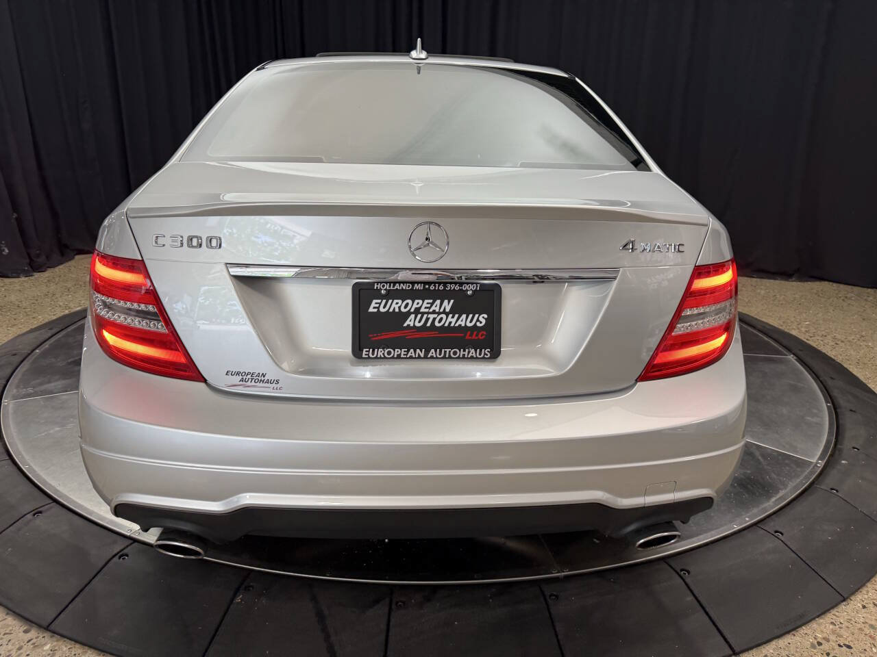 Used 2014 Mercedes-Benz C 300 4MATIC Sedan image 6