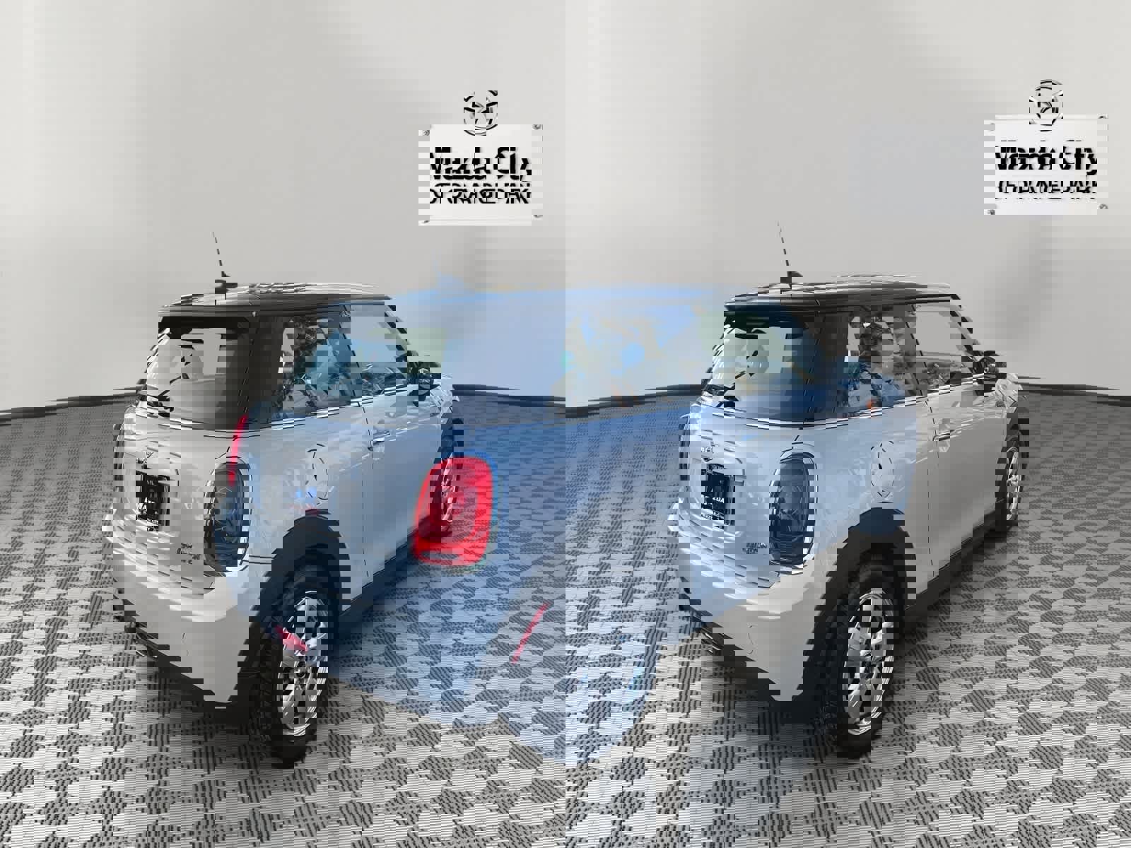 Used 2014 MINI Cooper 2-Door Hardtop image 5