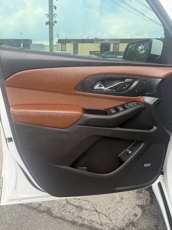 Used 2018 Chevrolet Traverse High Country AWD/4WD image 2