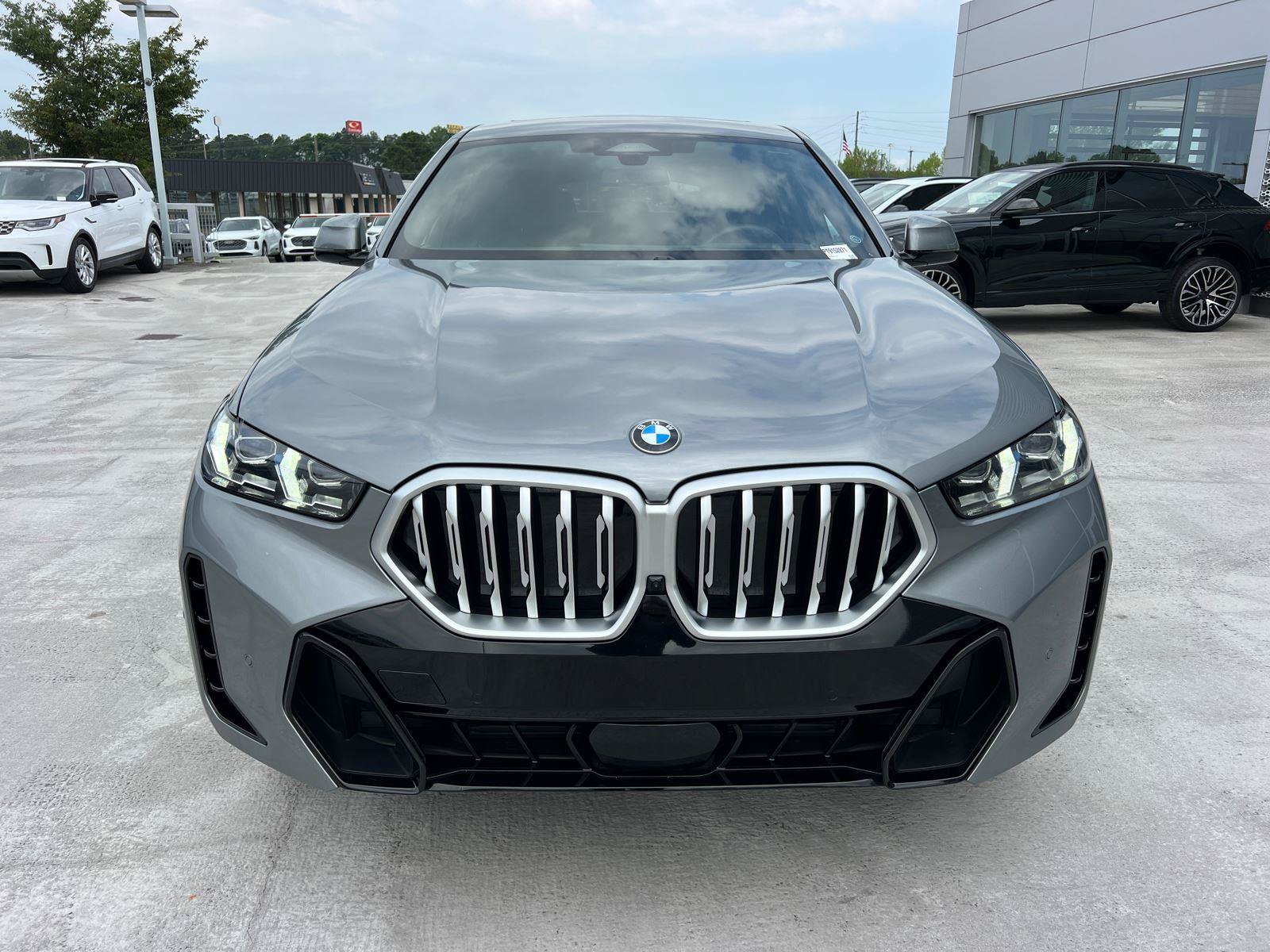 Used 2026 BMW X6 xDrive40i AWD/4WD image 2
