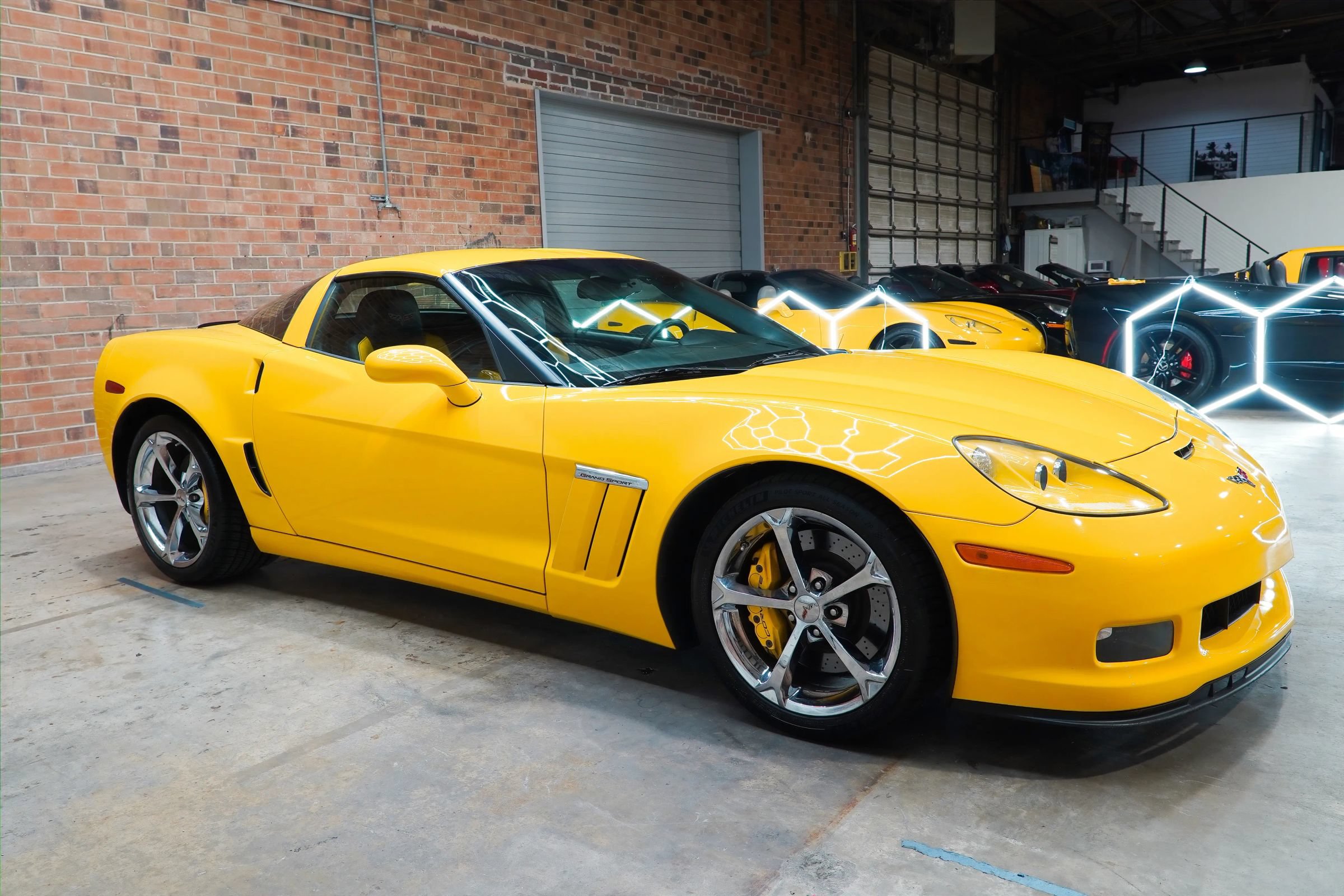 Used 2013 Chevrolet Corvette Grand Sport w/ 3LT Preferred Equipment Group RWD image 2