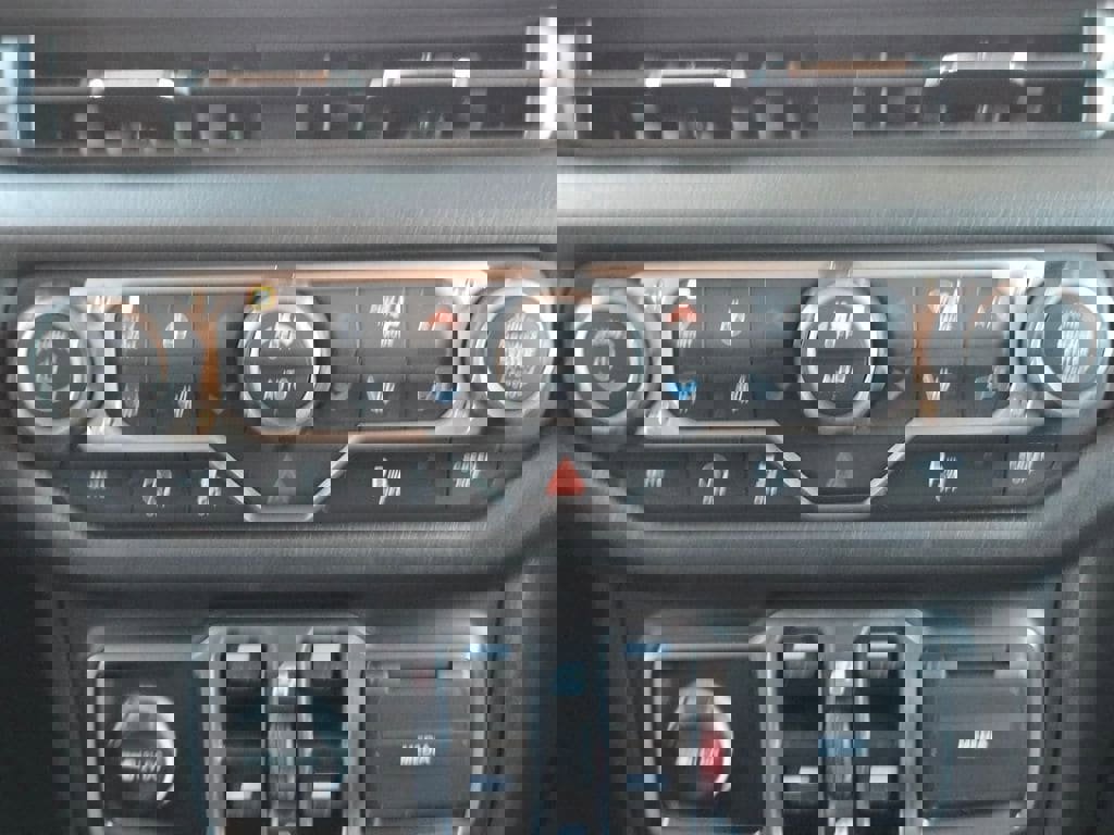 New 2025 Jeep Wrangler Unlimited Sport image 20