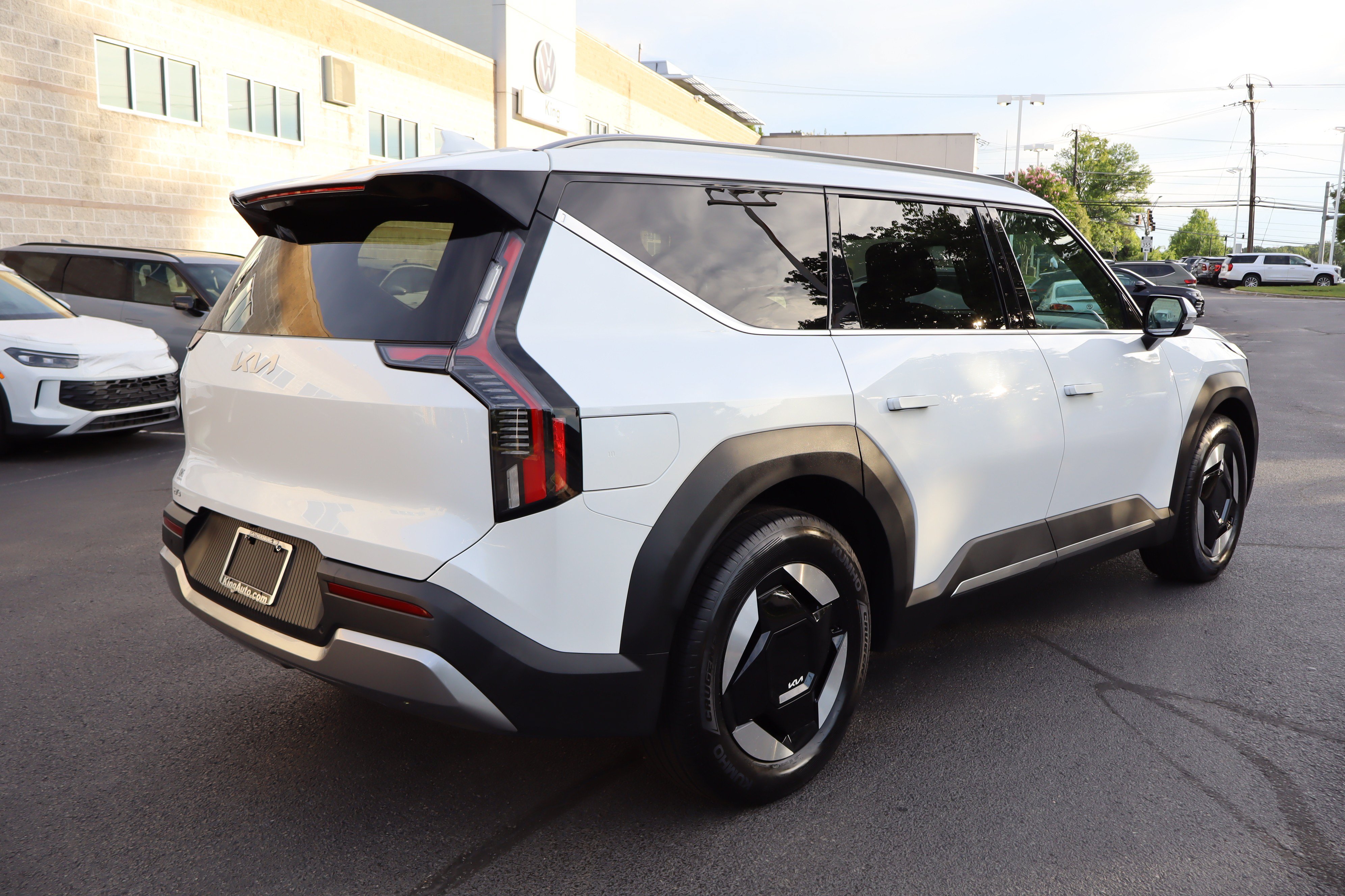 Certified 2024 Kia EV9 Wind AWD/4WD image 3