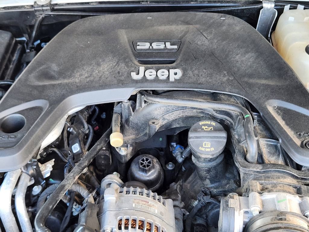 Used 2021 Jeep Gladiator Overland w/ Cold Weather Group image 15