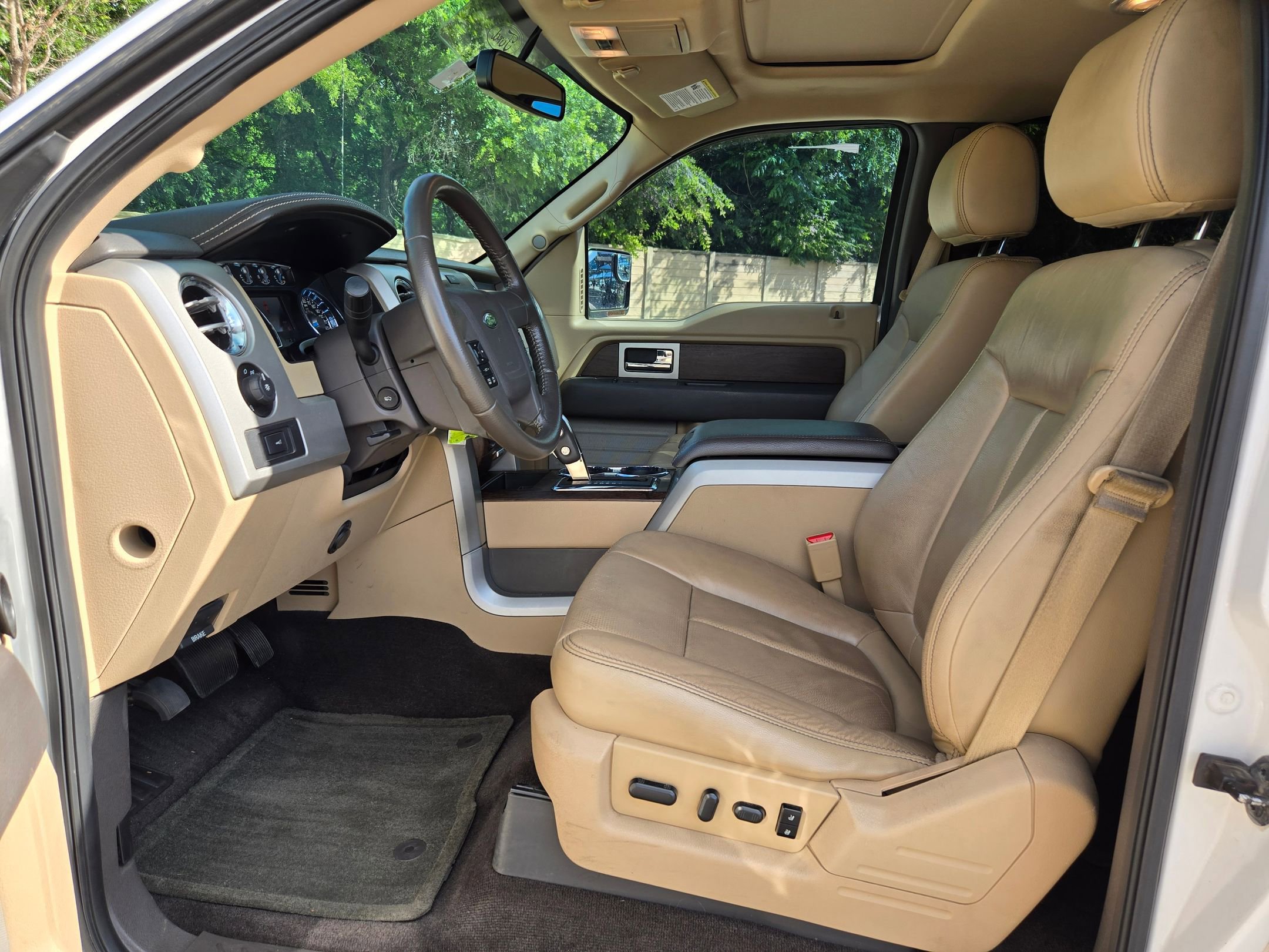 Used 2014 Ford F150 Lariat w/ Equipment Group 501A Mid RWD image 9