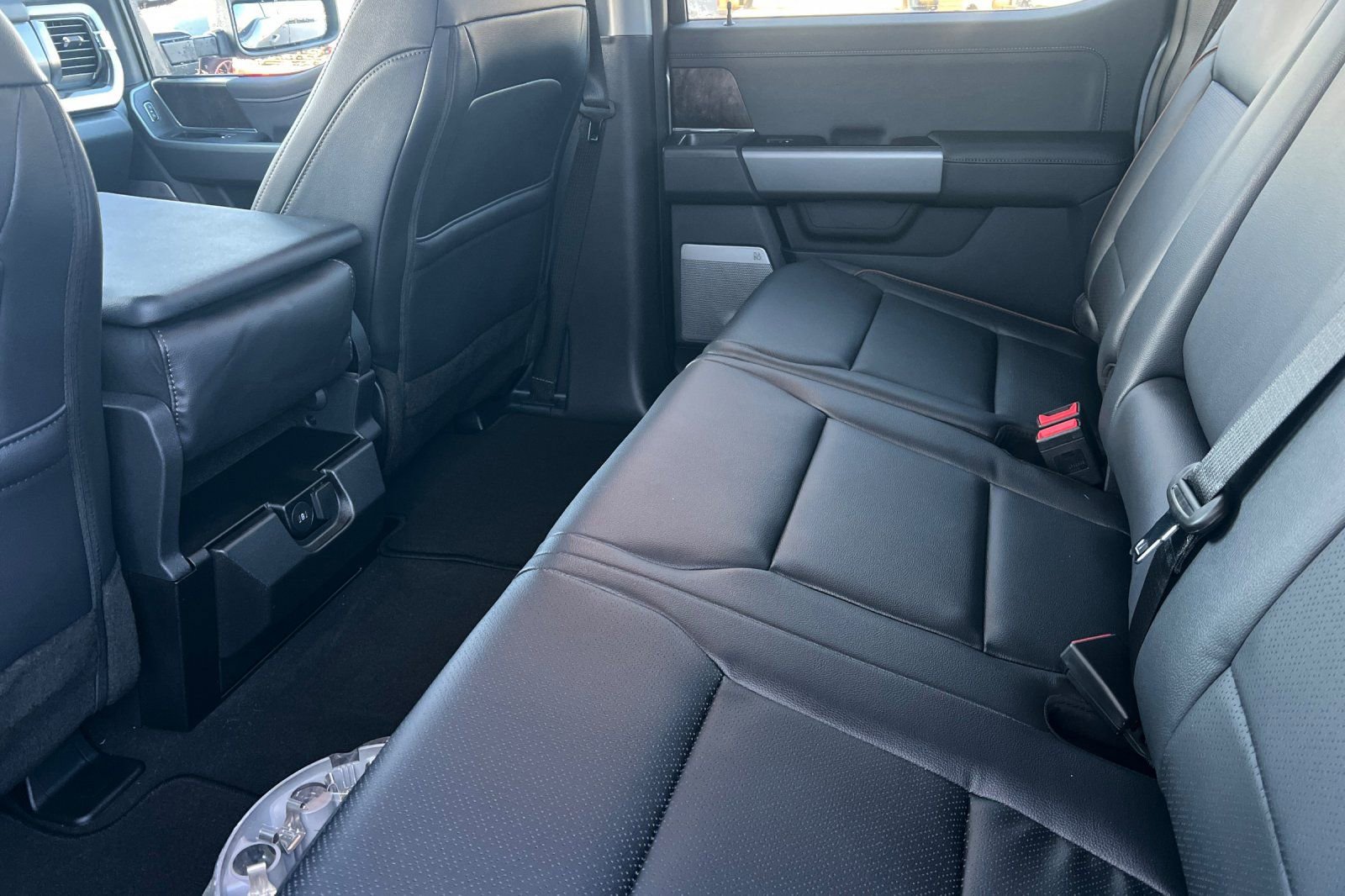 New 2026 Ford F350 Lariat w/ Black Appearance Package image 10