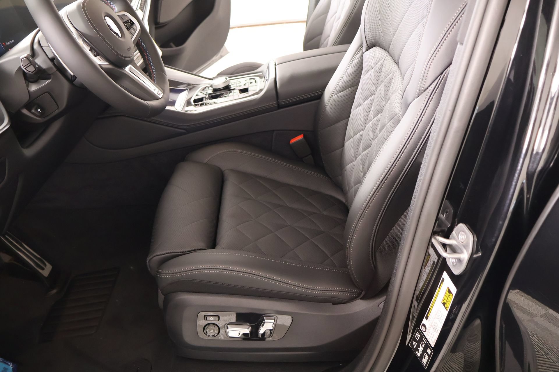 New 2027 BMW X6 M60i AWD/4WD image 11