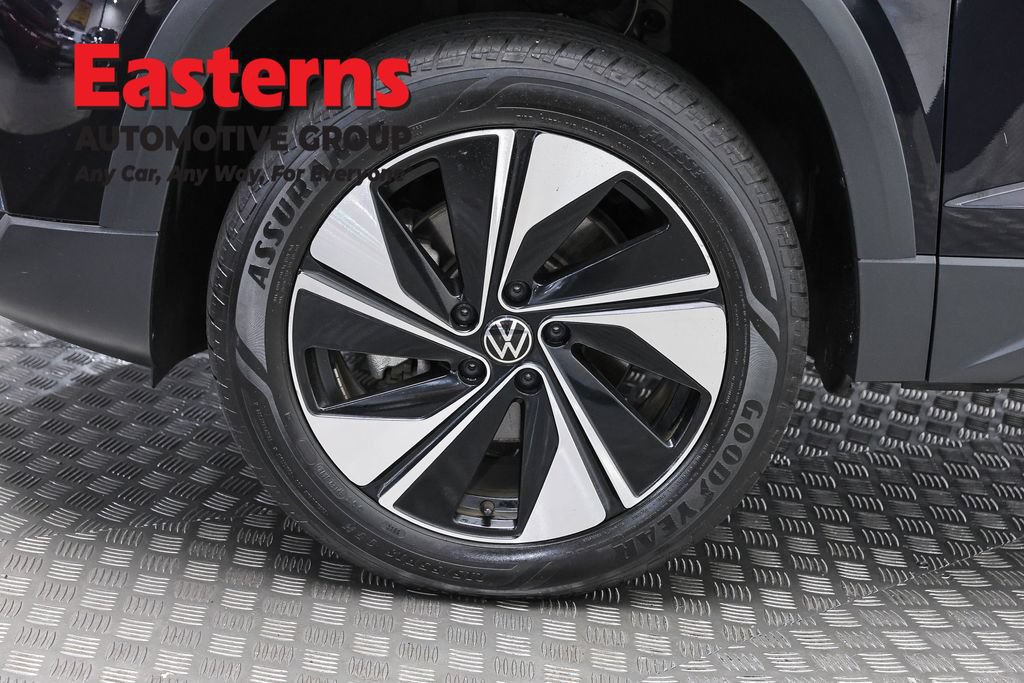 Used 2025 Volkswagen Taos SE AWD/4WD image 31