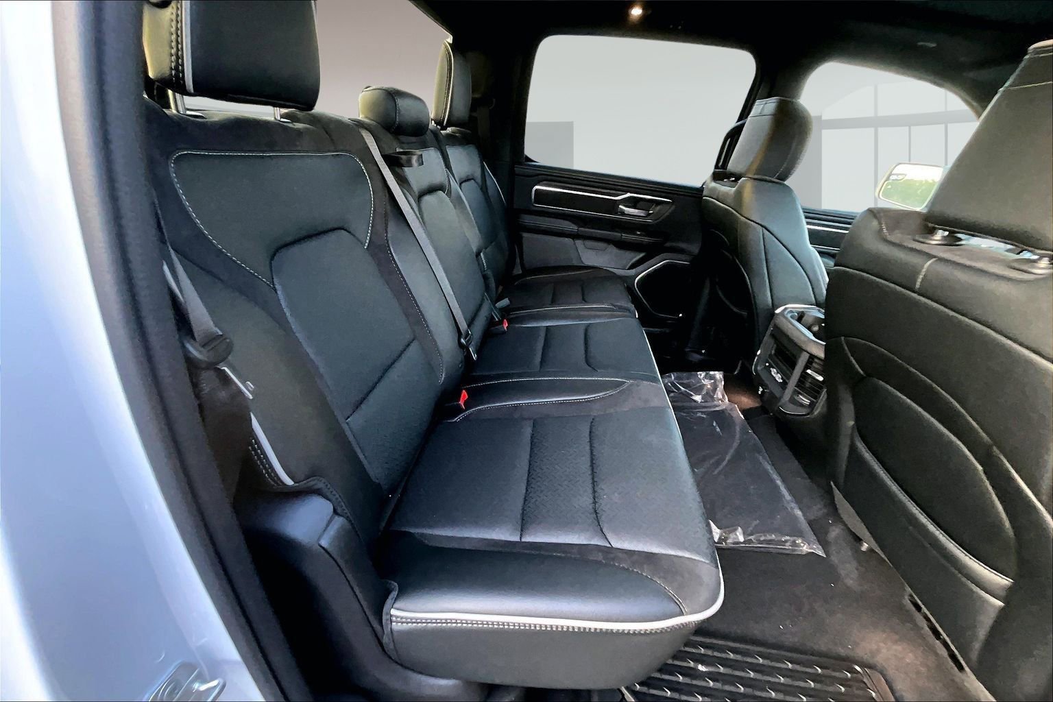 New 2025 RAM 1500 Laramie AWD/4WD image 10