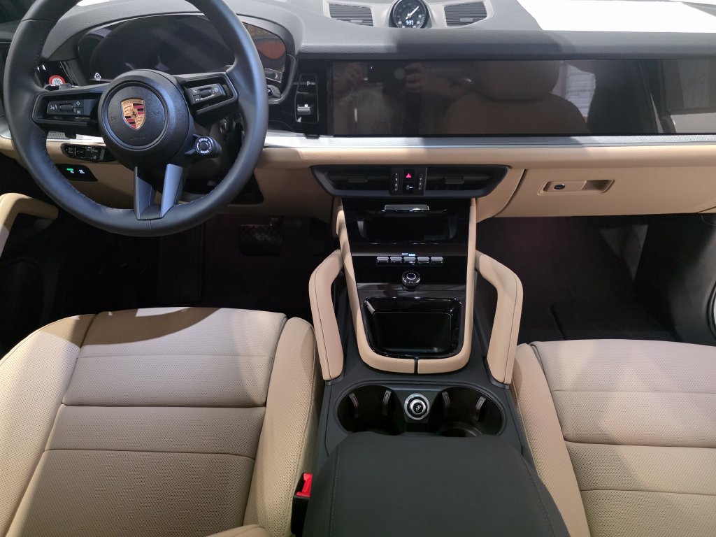 New 2026 Porsche Cayenne AWD/4WD image 33
