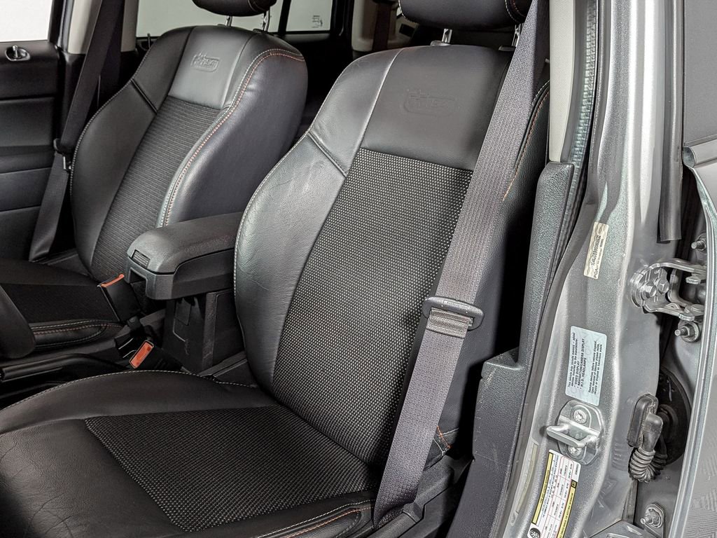 Used 2016 Jeep Compass 75th Anniversary w/ Power Value Group image 17