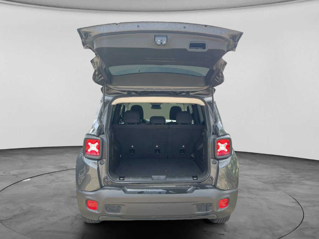 Used 2023 Jeep Renegade Latitude AWD/4WD image 45