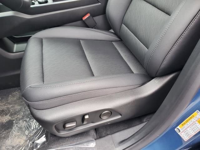 New 2026 Chevrolet Equinox LT w/ Convenience Package II image 15