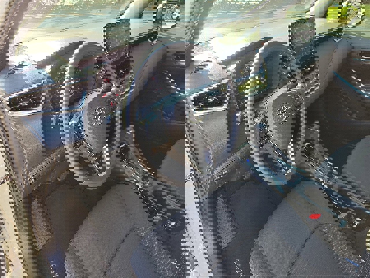 Used 2021 Toyota Corolla SE image 15