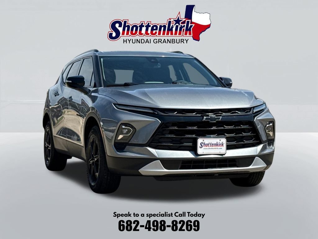 Used 2024 Chevrolet Blazer LT w/ Midnight/Sport Edition FWD image 3