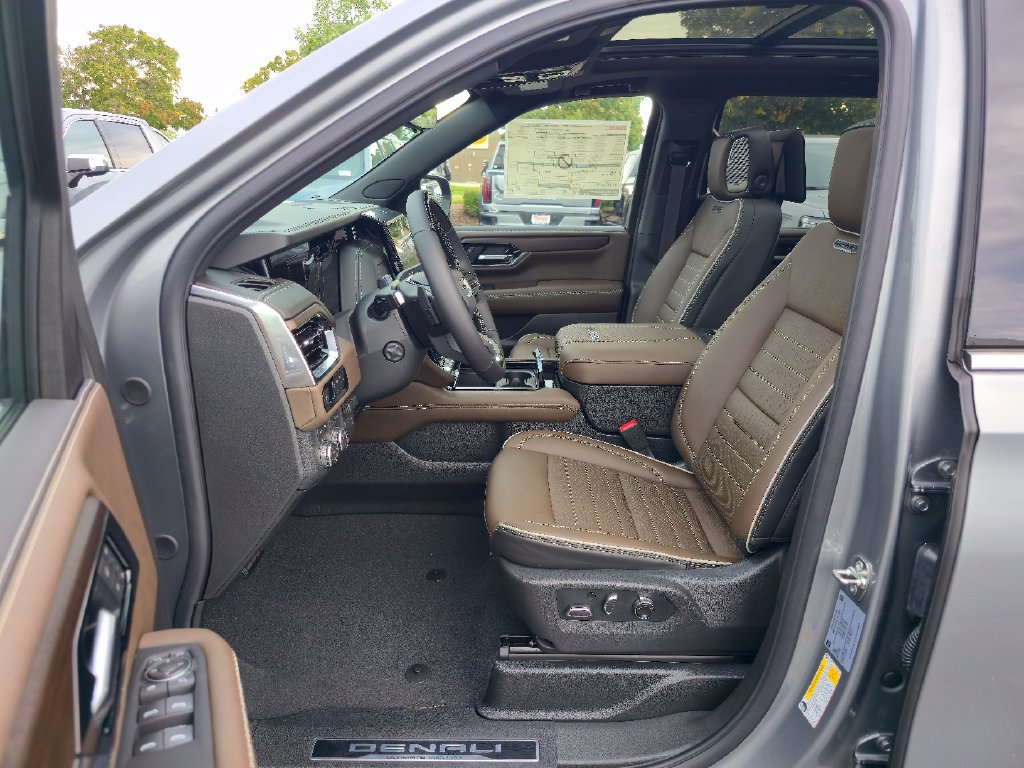 New 2026 GMC Yukon Denali Ultimate AWD/4WD image 21