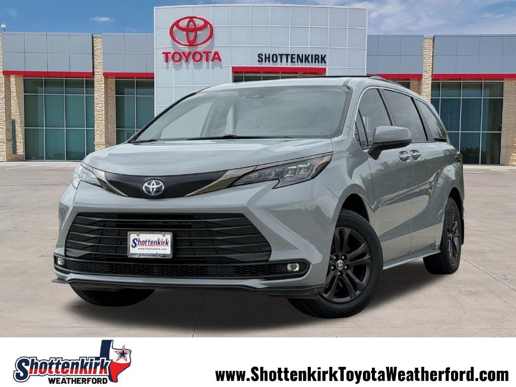 Used 2024 Toyota Sienna XLE Woodland Edition AWD/4WD image 1