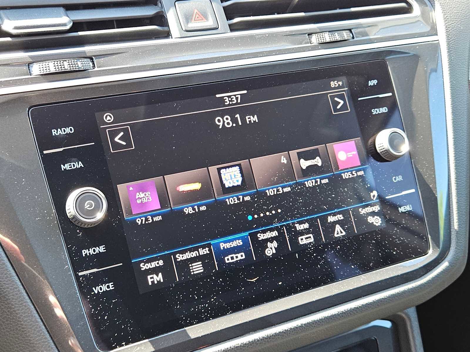 Used 2024 Volkswagen Tiguan SE image 29