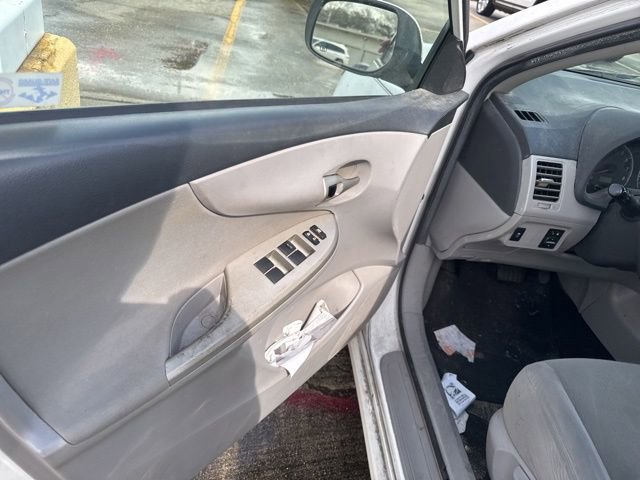 Used 2011 Toyota Corolla LE image 18