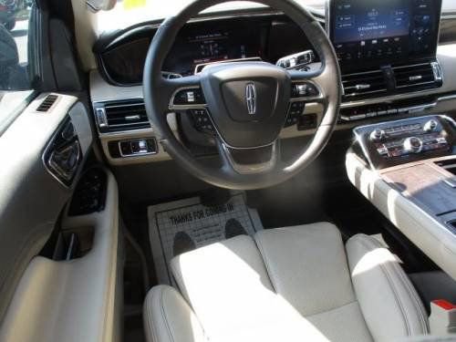 Used 2024 Lincoln Navigator L Reserve image 5