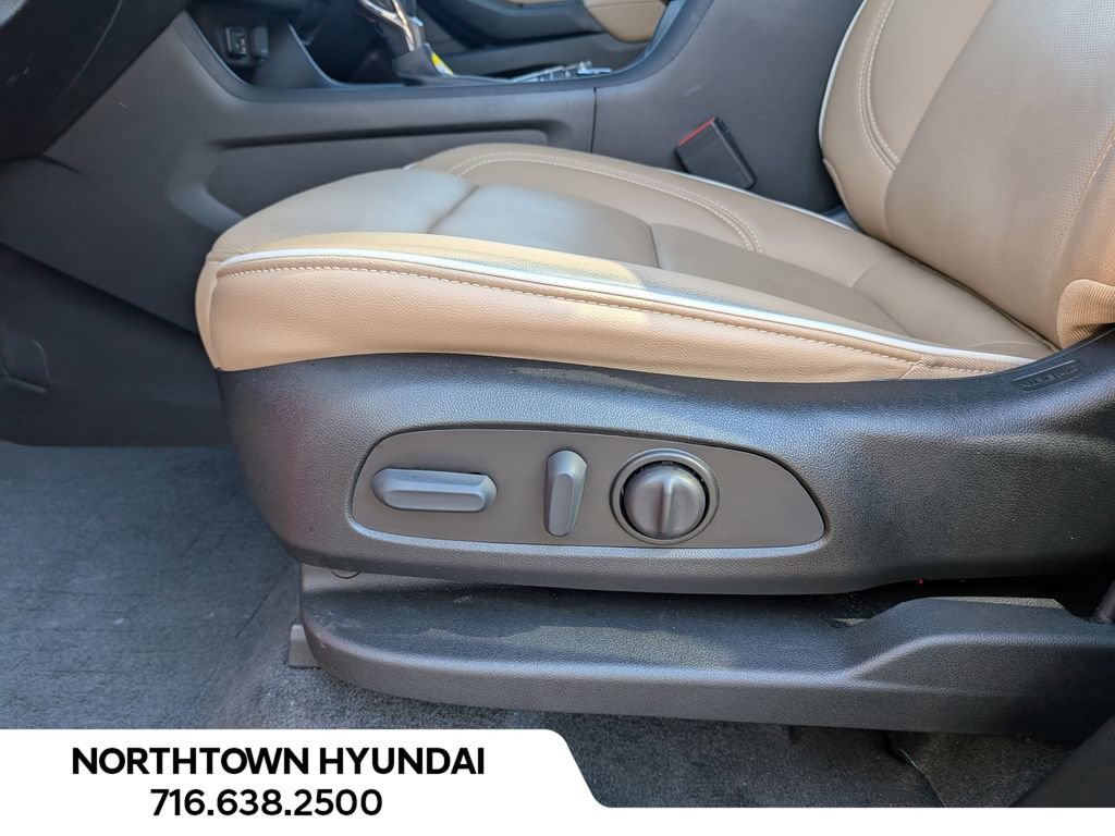 Used 2023 Chevrolet Traverse Premier w/ LPO, Floor Liner Package AWD/4WD image 37
