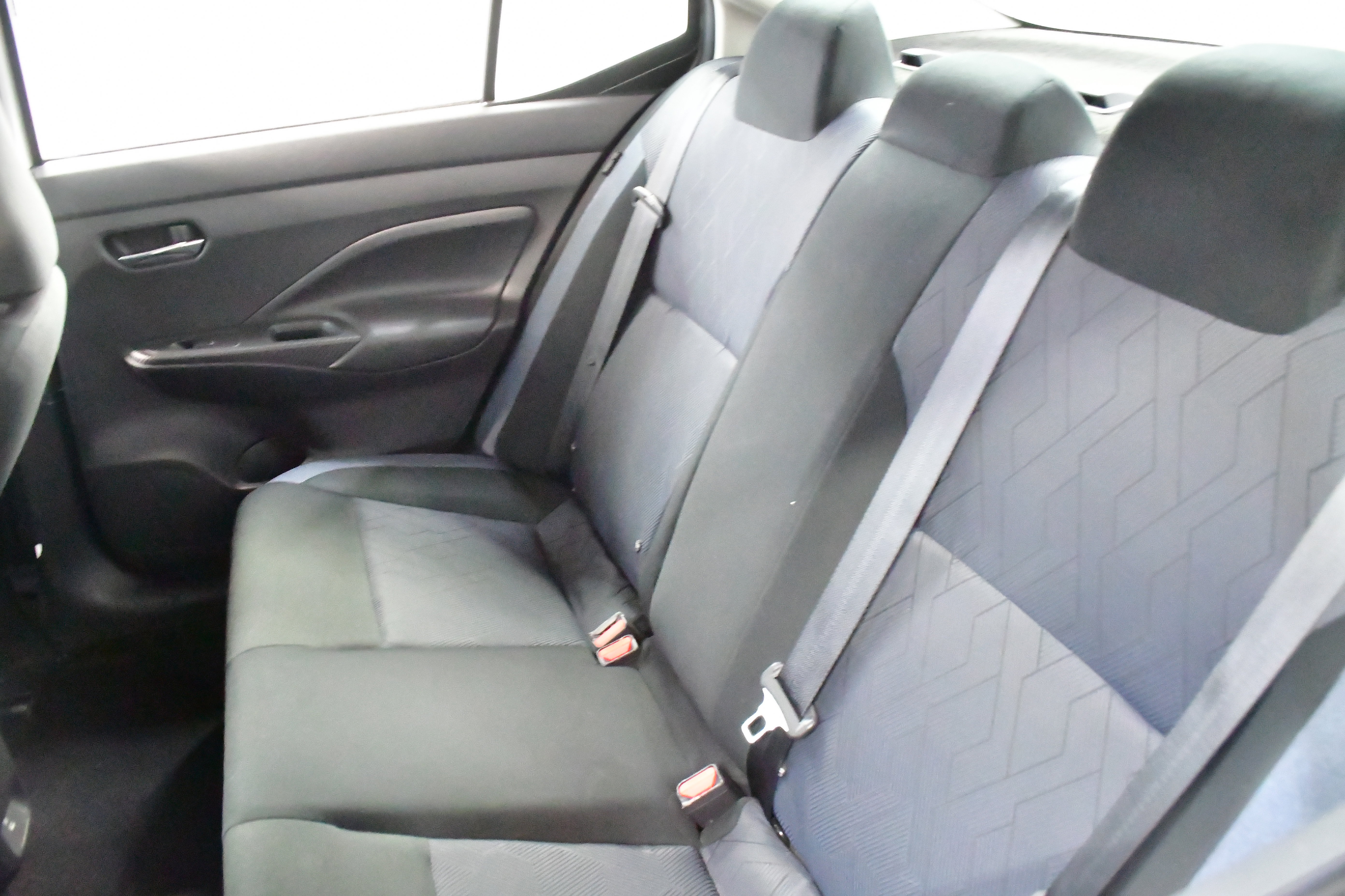 Used 2025 Nissan Versa SV FWD image 10