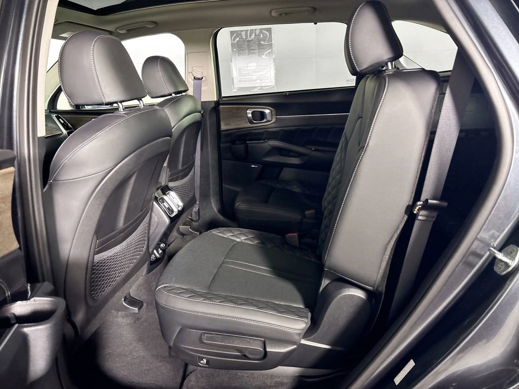 Used 2023 Kia Sorento SX Prestige image 21