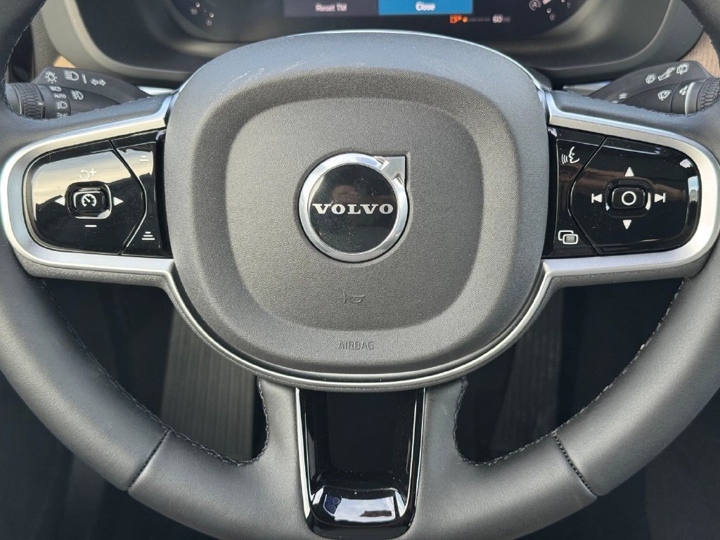 Used 2026 Volvo XC60 B5 Plus w/ Protection Package Premier AWD/4WD image 11