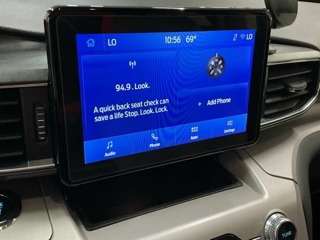 Used 2023 Ford Explorer XLT w/ Equipment Group 202A AWD/4WD image 25