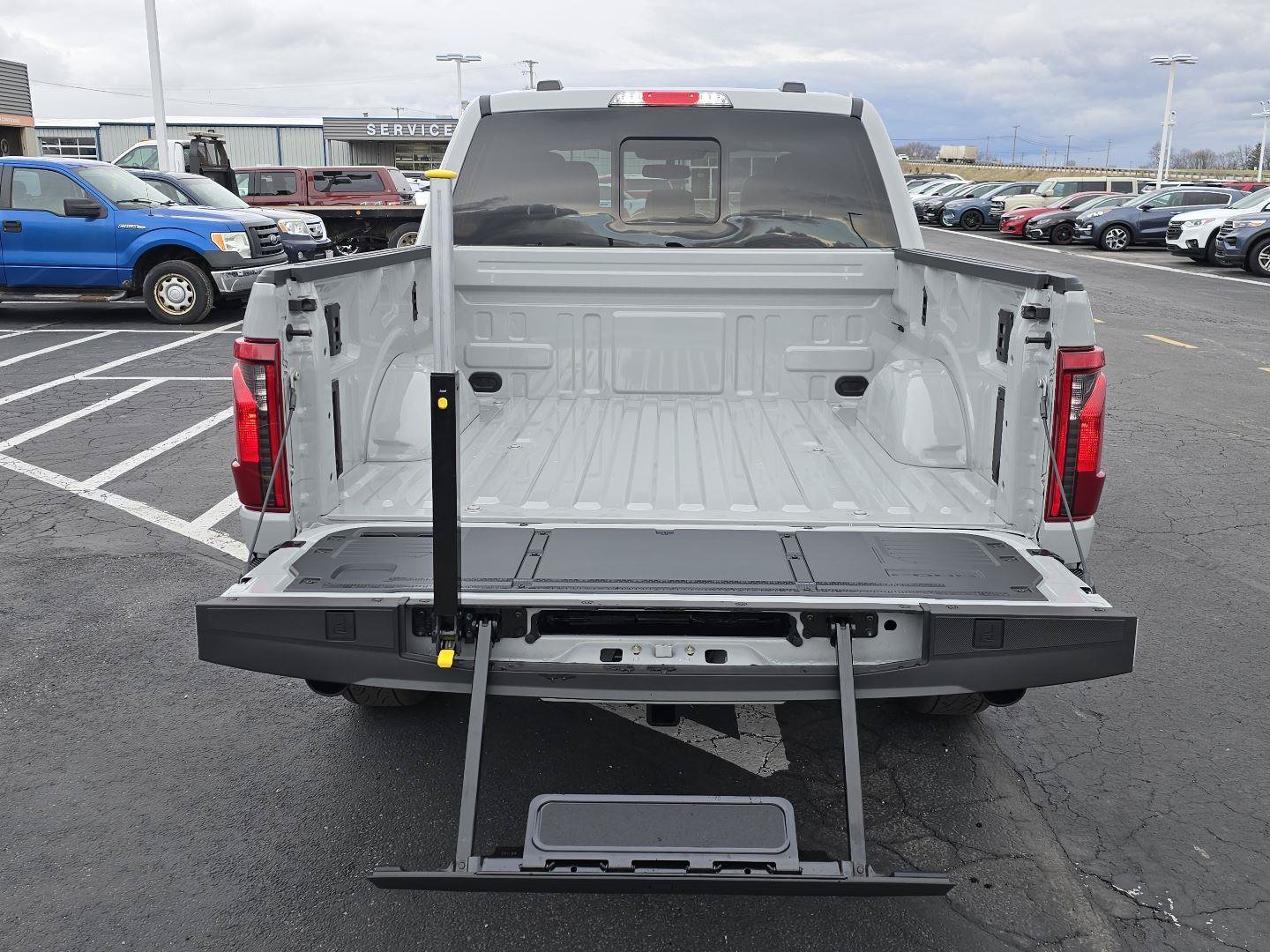 New 2026 Ford F150 XLT w/ Equipment Group 302A MID AWD/4WD image 15