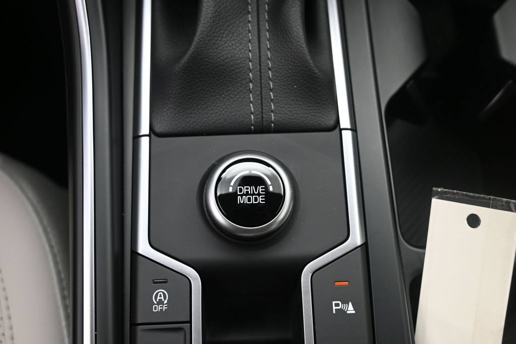 Used 2025 Kia Sorento S FWD image 18