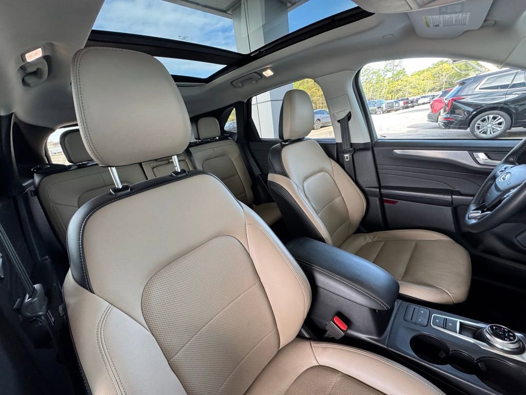 Used 2022 Ford Escape Titanium image 17