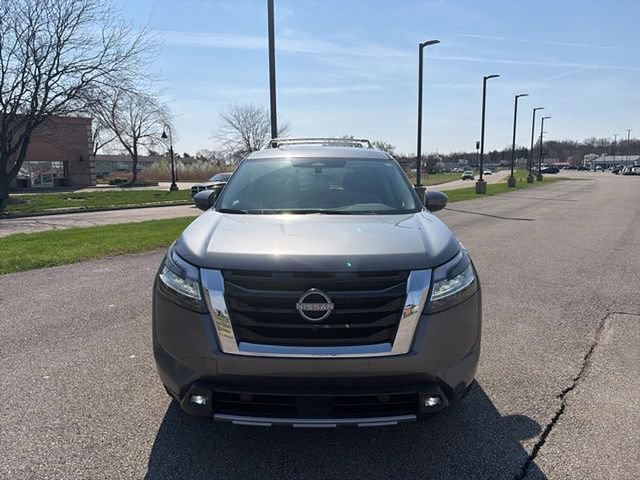 Used 2022 Nissan Pathfinder SL w/ Cargo Package FWD image 9