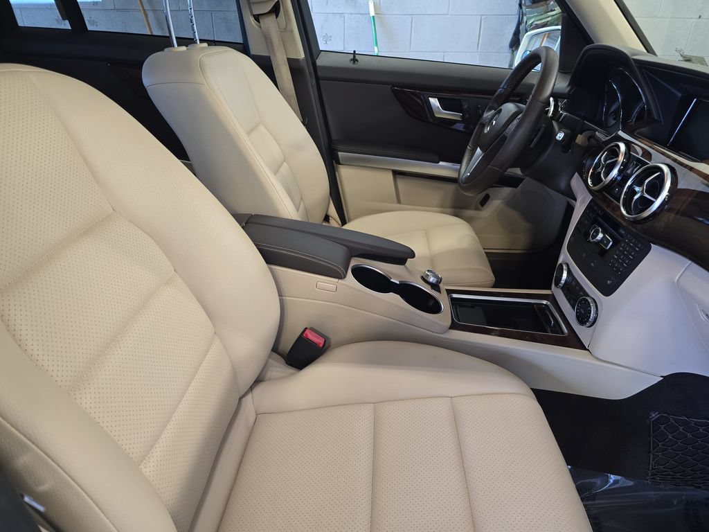Used 2015 Mercedes-Benz GLK 350 4MATIC image 10