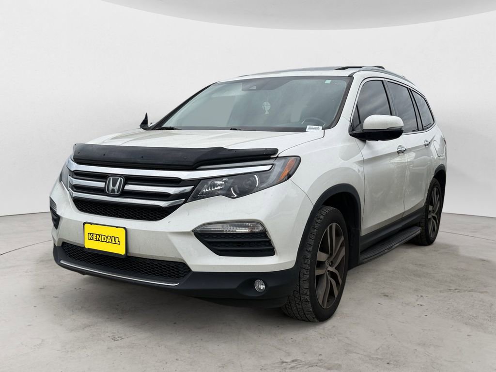 Used 2016 Honda Pilot Touring image 1