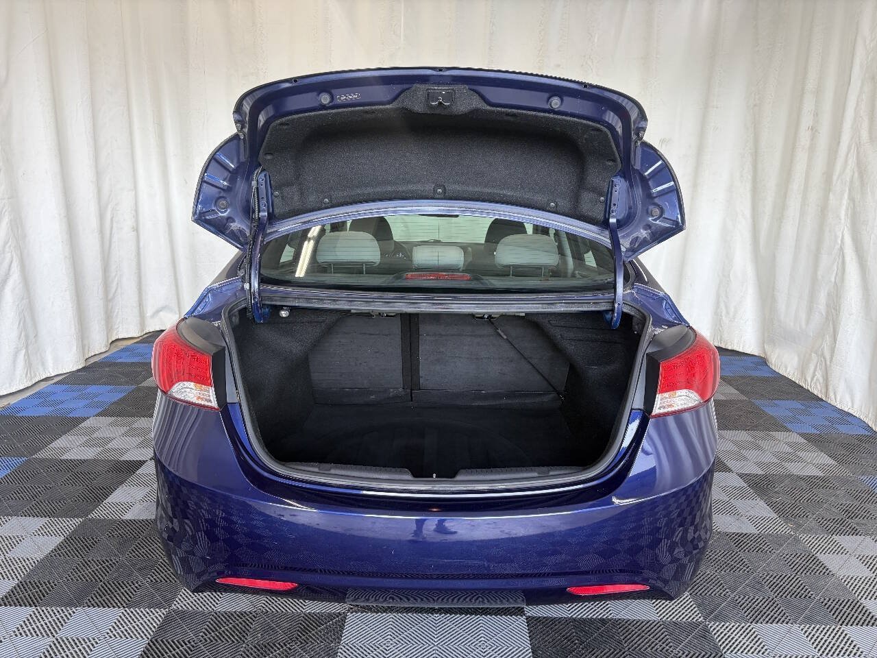 Used 2011 Hyundai Elantra GLS FWD image 10