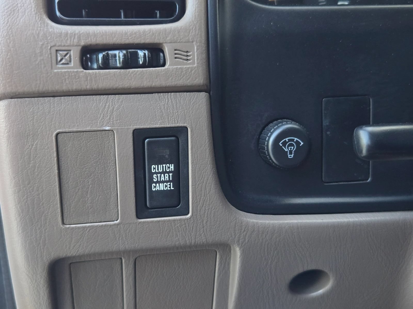 Used 1998 Toyota 4Runner SR5 AWD/4WD image 29