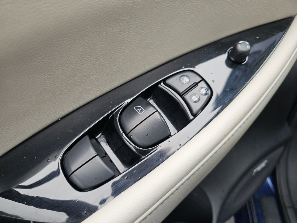 Used 2018 Nissan Leaf SL w/ SL Technology Package FWD image 29