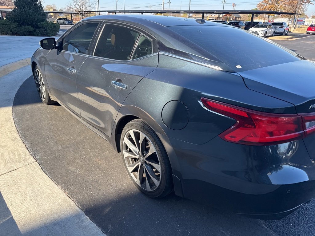 Used 2016 Nissan Maxima SR image 2