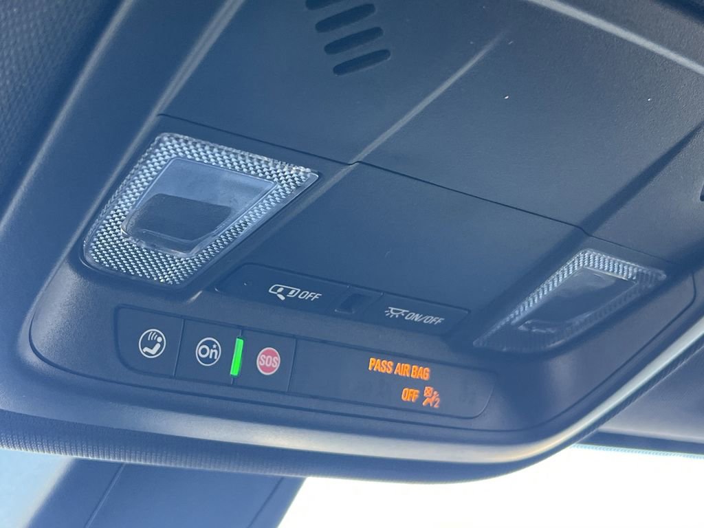 Used 2022 Chevrolet Traverse LT image 13