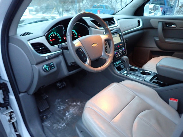 Used 2017 Chevrolet Traverse LT image 24