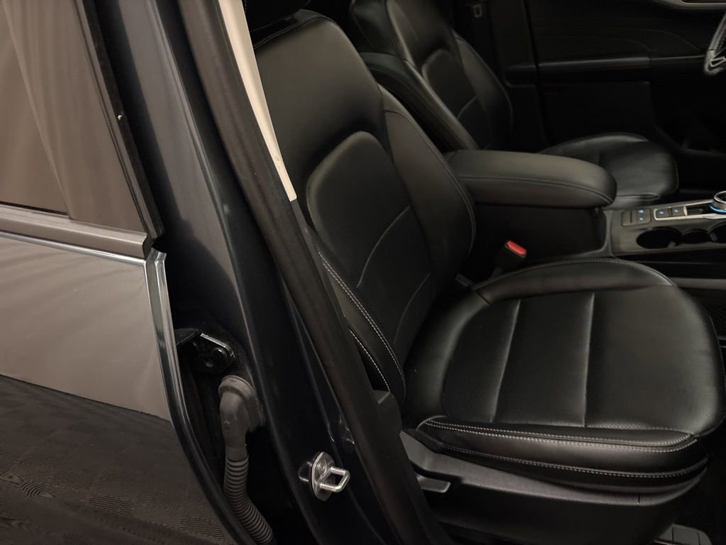 Used 2022 Ford Escape SEL w/ Technology Package image 24