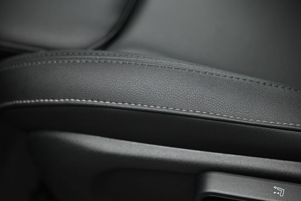 Used 2024 MINI Cooper 2-Door Hardtop FWD image 21