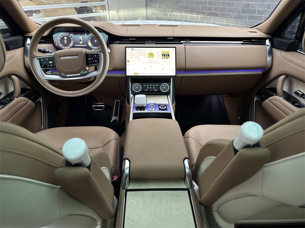 Used 2023 Land Rover Range Rover SV image 18