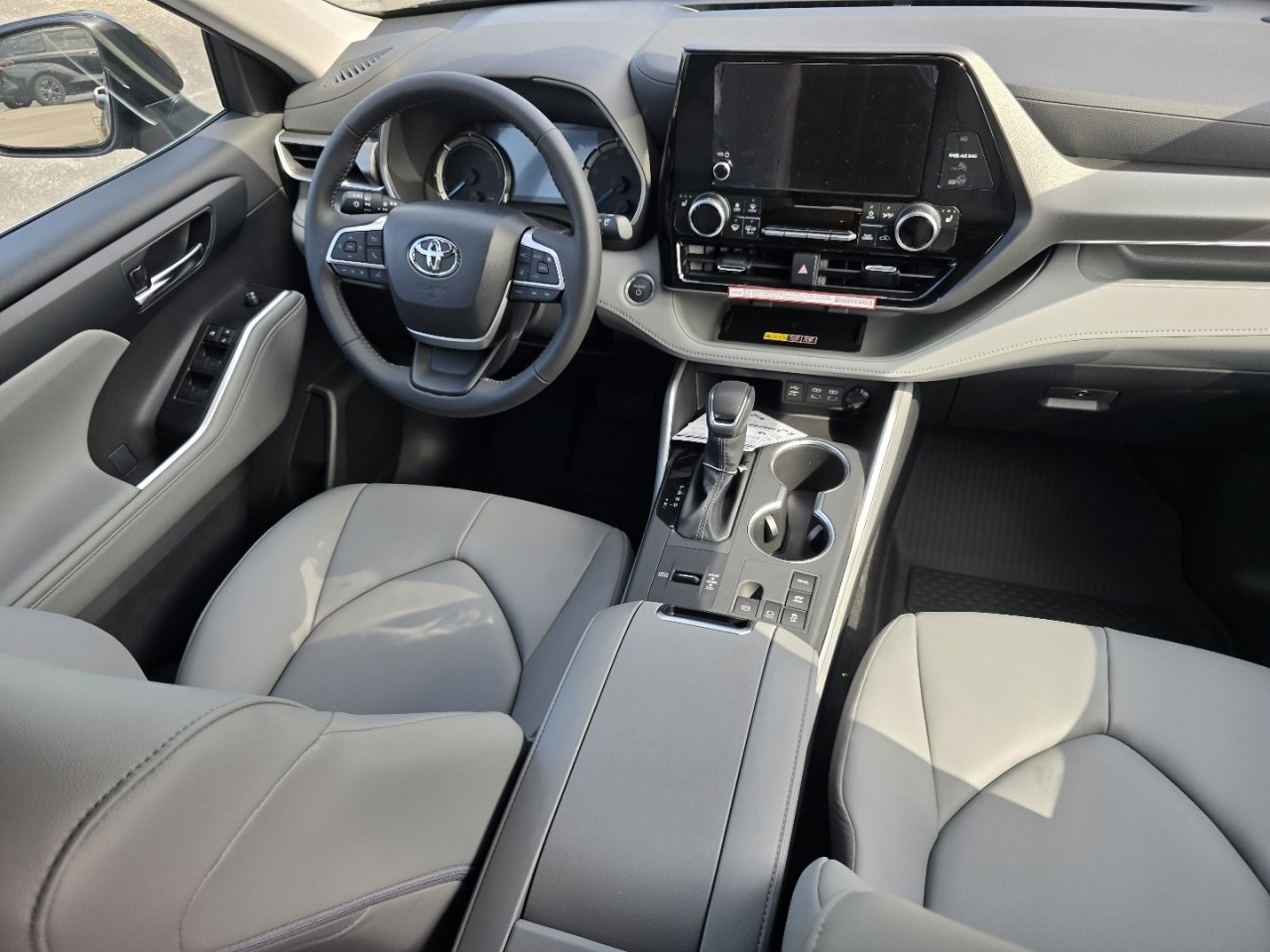 New 2026 Toyota Highlander XLE AWD/4WD image 24