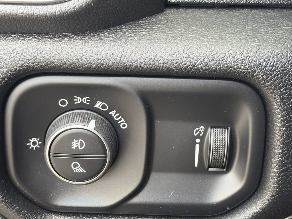 Used 2022 RAM 1500 Big Horn RWD image 15