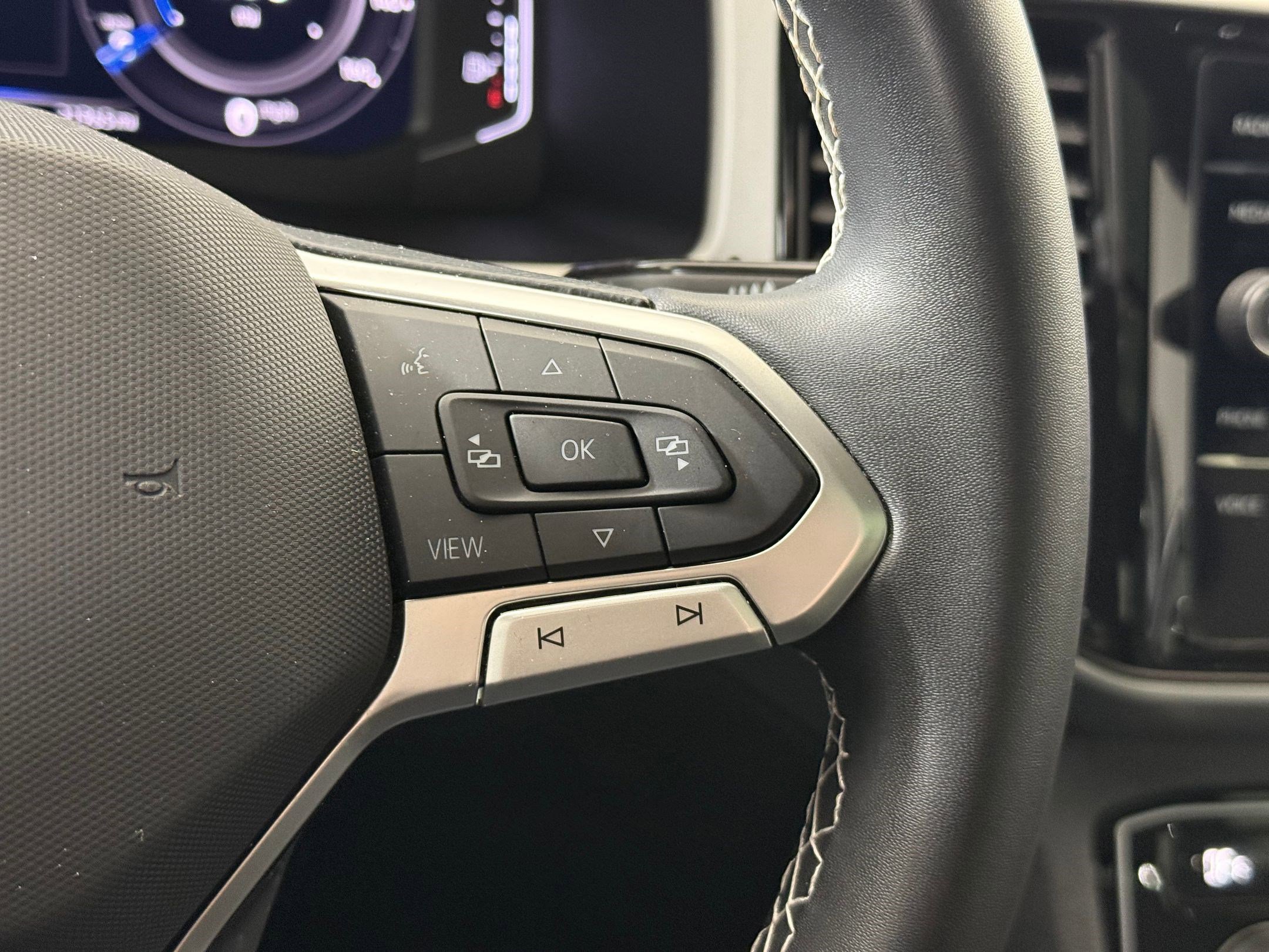 Used 2022 Volkswagen Atlas Cross Sport SE image 29